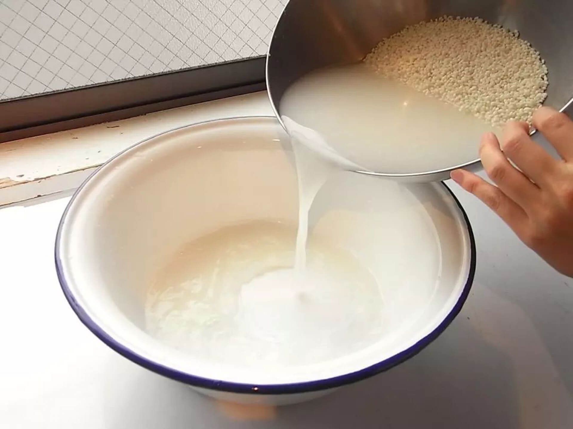Cách để tóc dài nhanh bằng nước gạo.