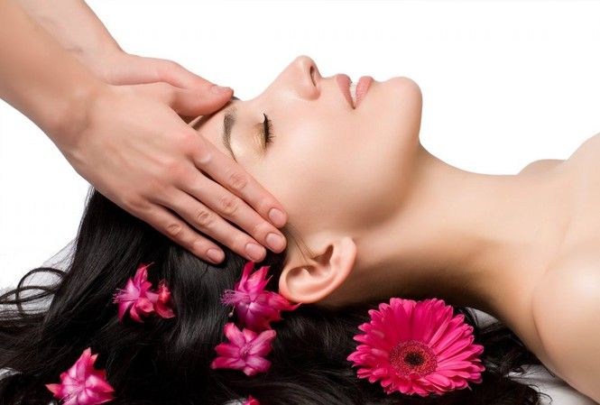 Massage giúp tóc phát triển.