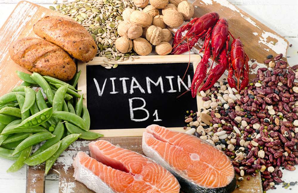 Ăn các thực phẩm chứa vitamin B1 trị rụng tóc.